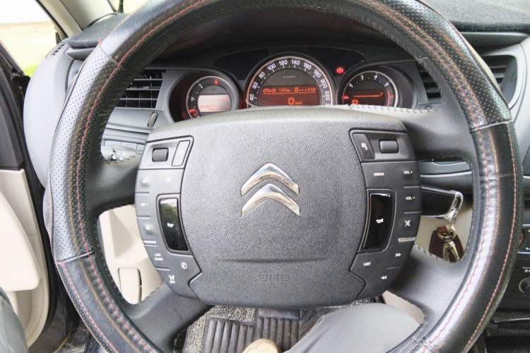Used Citroen C5 2013 2.0L Automatic Luxury Model Steering Wheel