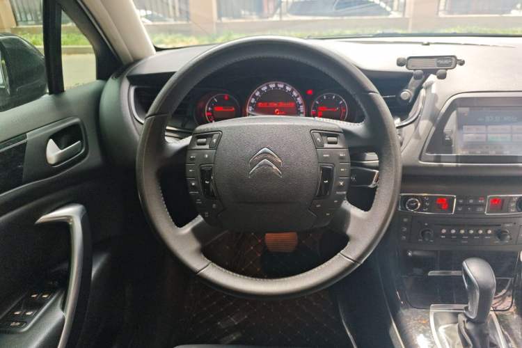 Used Citroen C5 2013 2.0L Automatic Luxury Model Steering Wheel