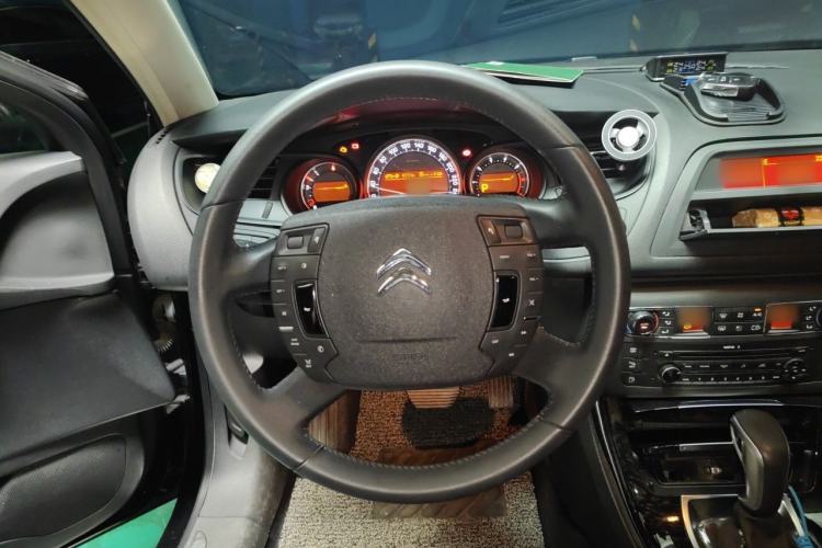 Used Citroen C5 2013 2.0L Automatic Luxury Model Steering Wheel