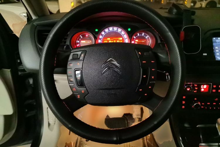 Used Citroen C5 2013 2.0L Automatic Luxury Model Steering Wheel