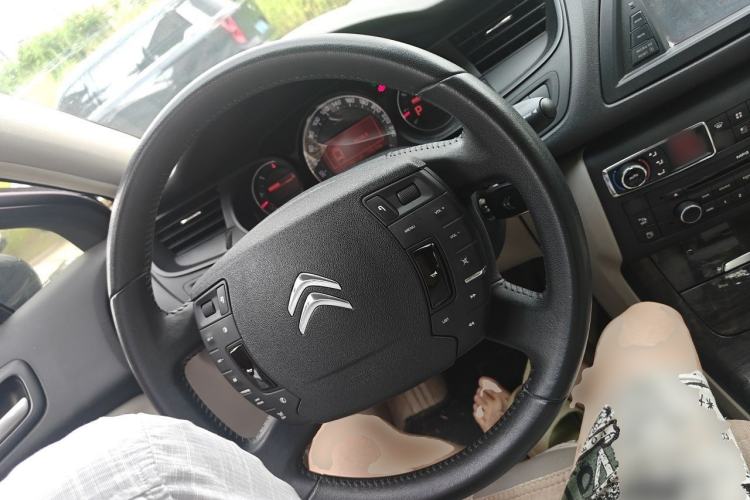 Used Citroen C5 2013 2.0L Automatic Luxury Model Steering Wheel