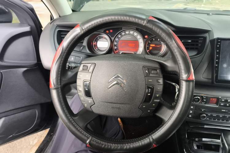 Used Citroen C5 2013 2.0L Automatic Luxury Model Steering Wheel