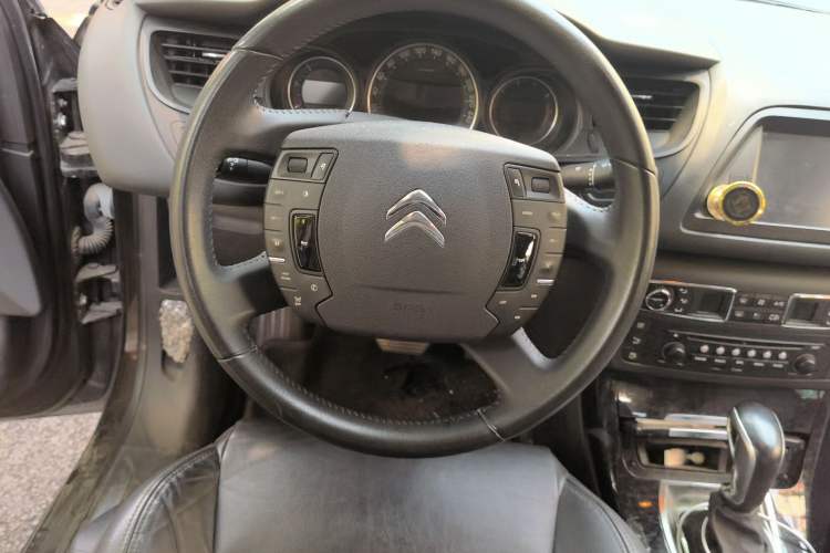 Used Citroen C5 2013 2.0L Automatic Luxury Model Steering Wheel