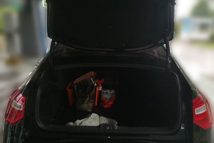 Used Citroen C5 2013 2.3L Automatic Prestige Edition Trunk
