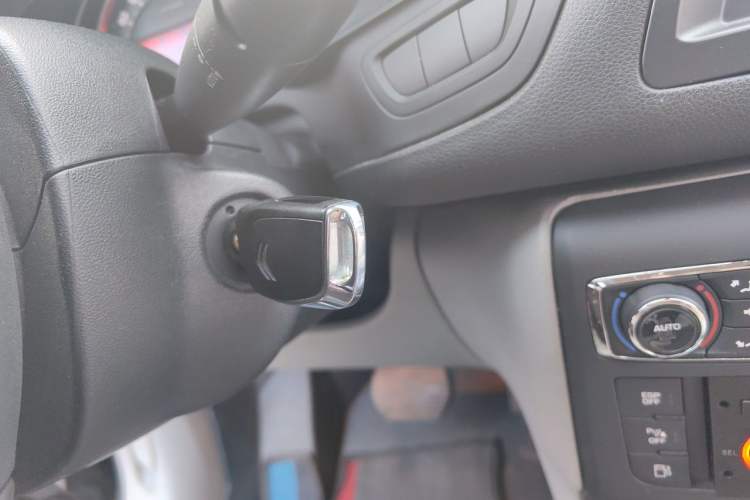 Used Citroen C5 2013 2.3L Automatic Zunyu Model Vehicle Key