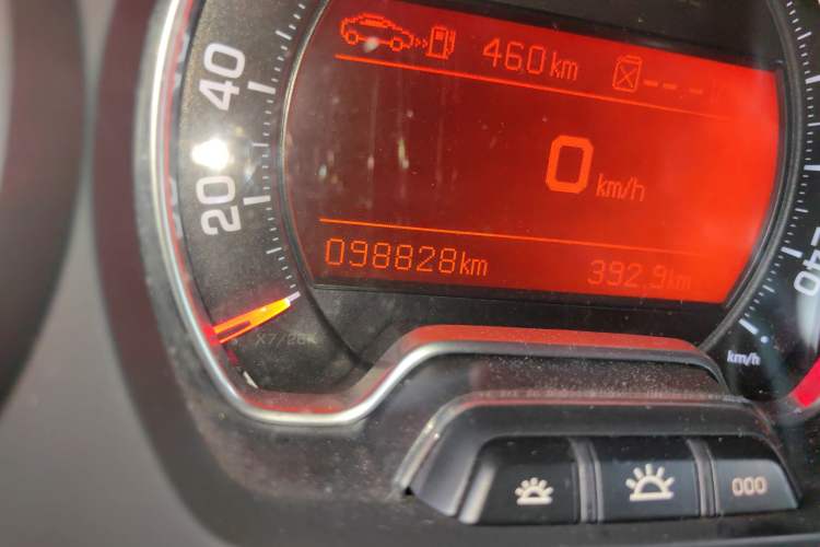 Used Citroen C5 2013 2.3L Automatic Zunyu Model Odometer Close Up