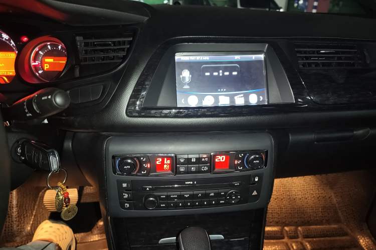 Used Citroen C5 2013 2.0L Automatic Luxury Model Audio And AC Panel