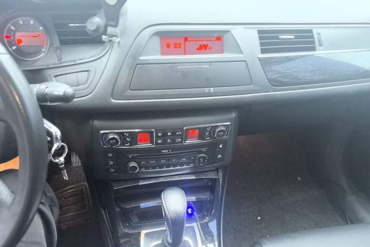 Used Citroen C5 2013 2.0L Automatic Luxury Model Audio And AC Panel
