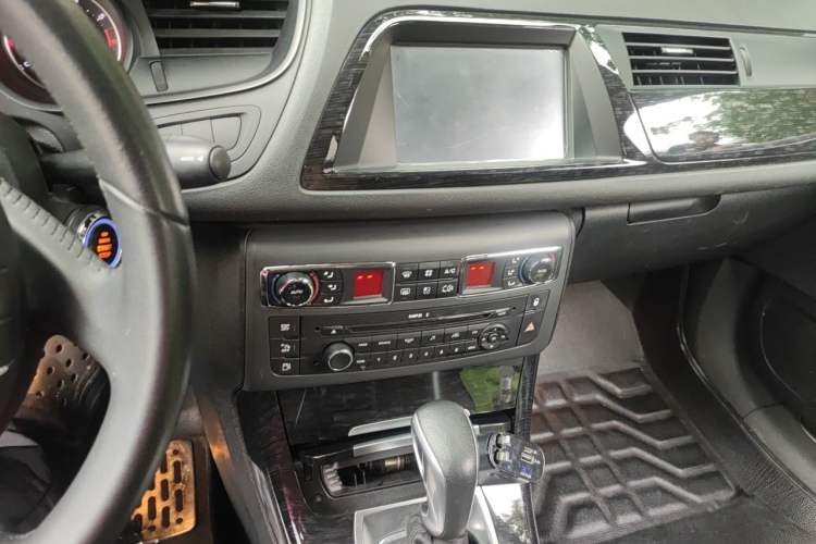 Used Citroen C5 2013 2.0L Automatic Luxury Model Audio And AC Panel