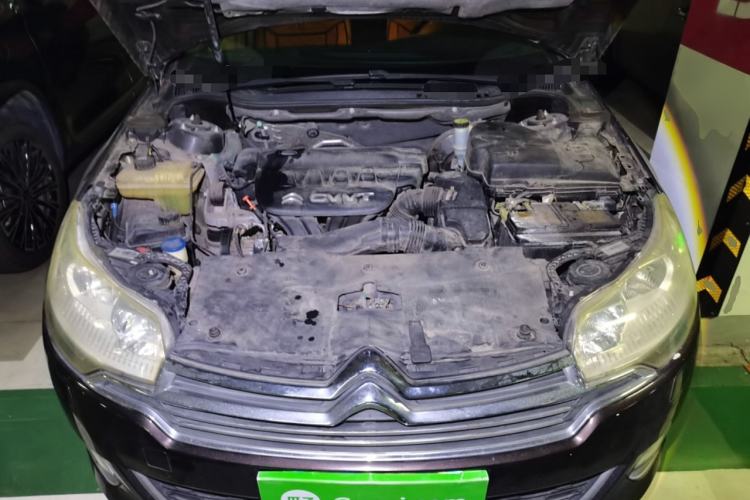 Used Citroen C5 2013 2.0L Manual Comfort Version Engine Bay