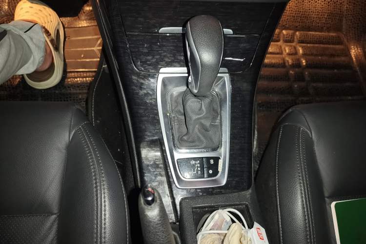 Used Citroen C5 2013 2.0L Automatic Luxury Model Gear Lever