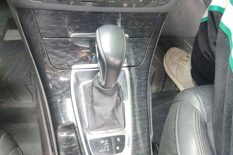 Used Citroen C5 2013 2.0L Automatic Luxury Model Gear Lever