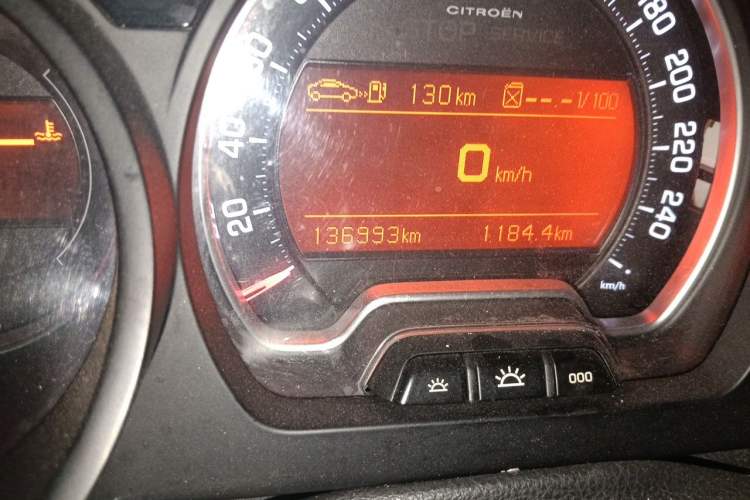 Used Citroen C5 2013 2.0L Automatic Enjoyment Model Odometer Close Up