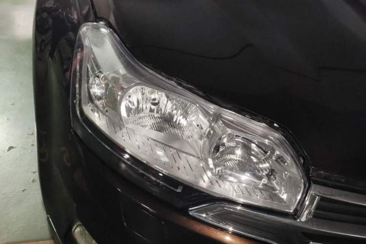 Used Citroen C5 2013 2.0L Automatic Luxury Model Right Front Headlight