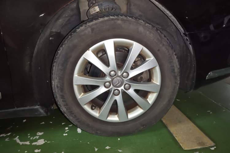 Used Citroen C5 2013 2.0L Automatic Luxury Model Right Front Wheel Hub