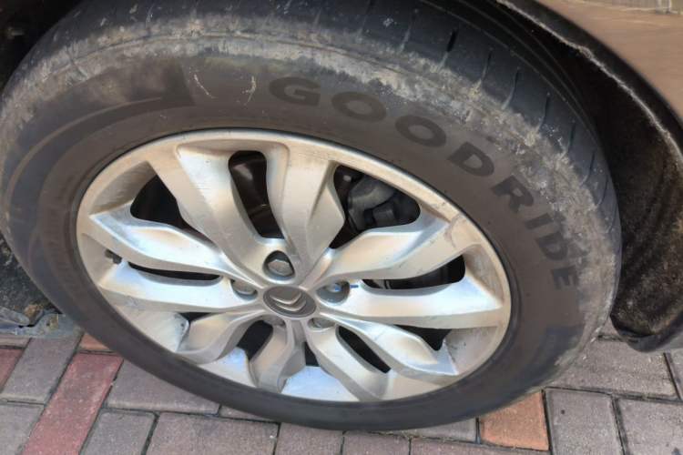 Used Citroen C5 2013 2.3L Automatic Zunyu Model Right Front Wheel Hub