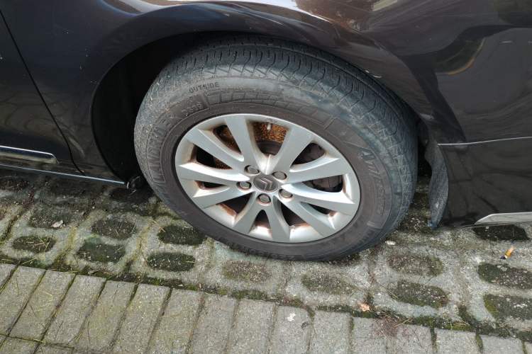 Used Citroen C5 2013 2.0L Automatic Luxury Model Right Front Wheel Hub