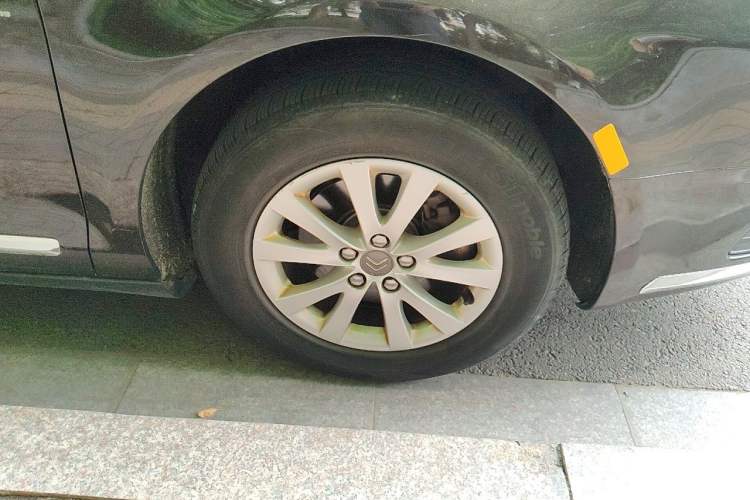 Used Citroen C5 2013 2.0L Automatic Luxury Model Right Front Wheel Hub