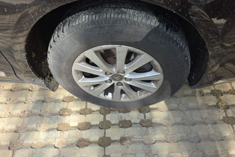 Used Citroen C5 2013 2.0L Automatic Luxury Model Right Front Wheel Hub