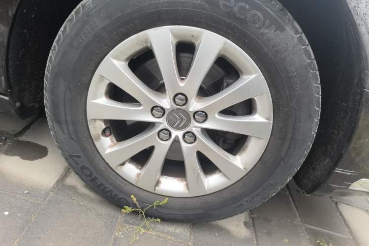 Used Citroen C5 2013 2.0L Automatic Luxury Model Right Front Wheel Hub