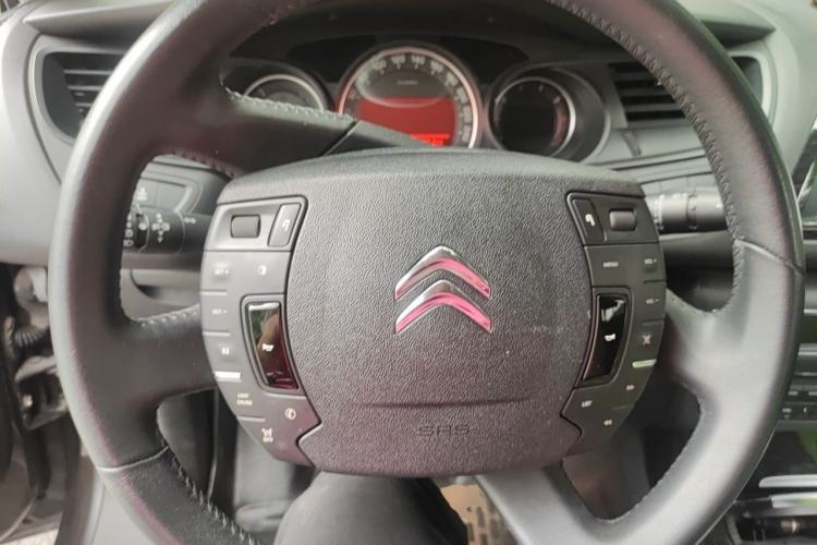 Used Citroen C5 2013 2.0L Automatic Luxury Model Steering Wheel
