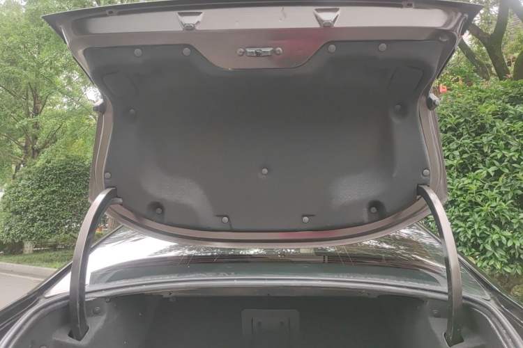 Used Citroen C5 2013 2.0L Automatic Luxury Model Trunk