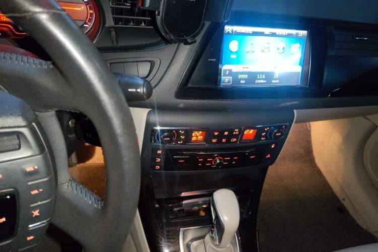 Used Citroen C5 2013 2.0L Automatic Luxury Model Audio And AC Panel