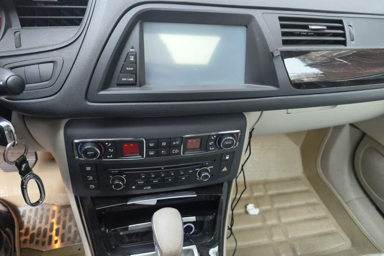 Used Citroen C5 2013 2.0L Automatic Luxury Model Audio And AC Panel