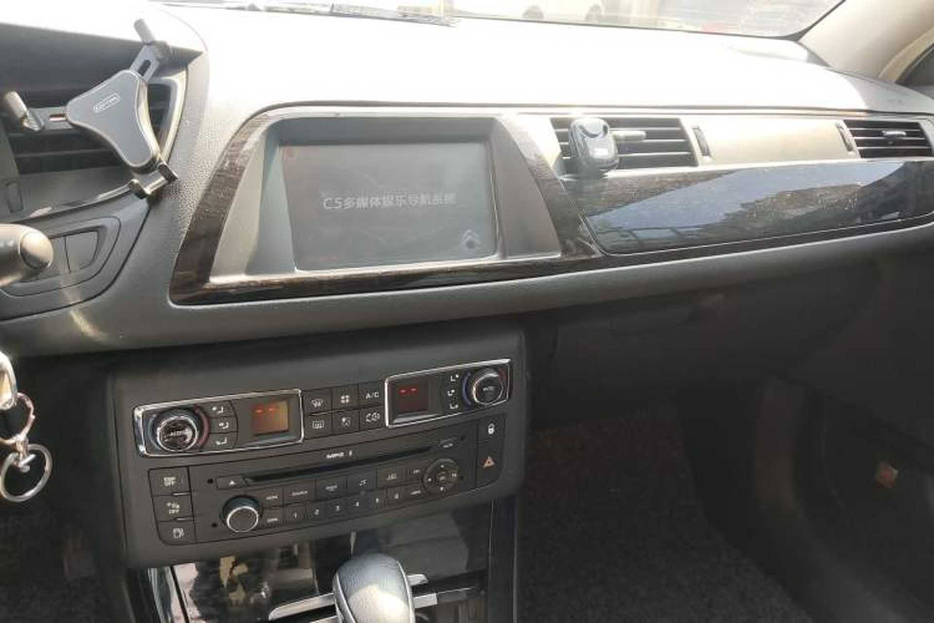 Used Citroen C5 2013 2.0L Automatic Luxury Model Audio And AC Panel