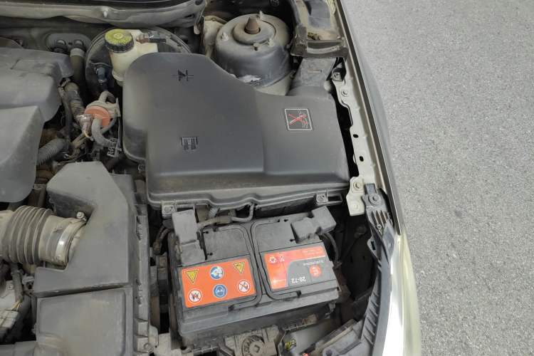 Used Citroen C5 2013 2.3L Automatic Zunyu Model Engine Bay Left