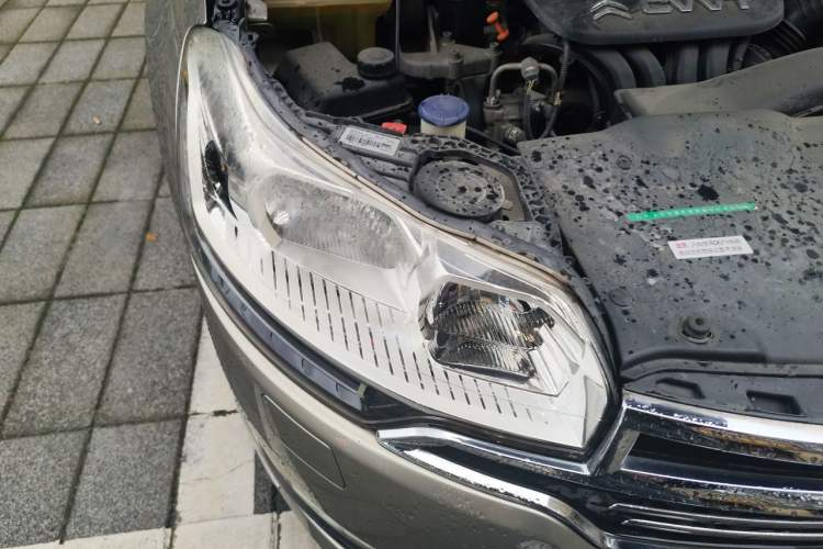 Used Citroen C5 2013 2.0L Automatic Luxury Model Engine Bay Right