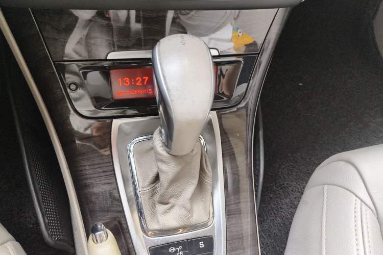 Used Citroen C5 2013 2.0L Automatic Luxury Model Gear Lever