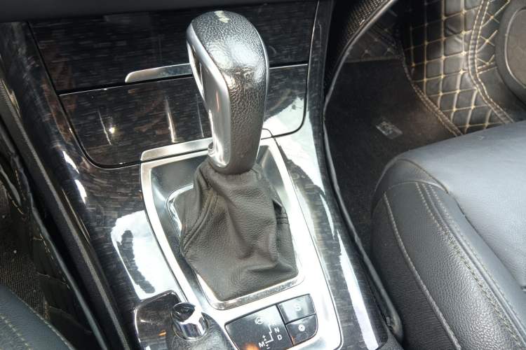 Used Citroen C5 2013 2.0L Automatic Luxury Model Gear Lever