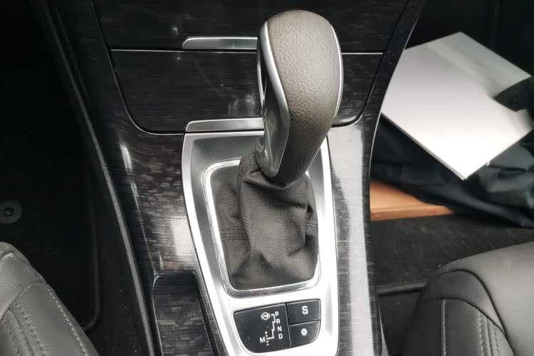 Used Citroen C5 2013 2.0L Automatic Luxury Model Gear Lever