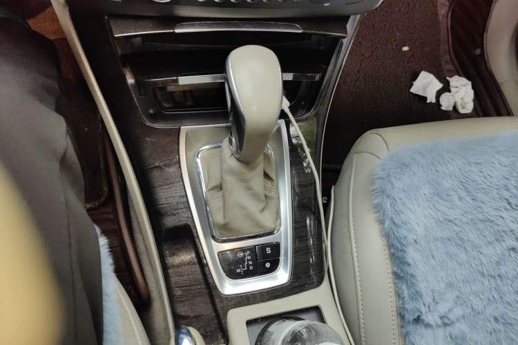 Used Citroen C5 2013 2.3L Automatic Zunyu Model Gear Lever