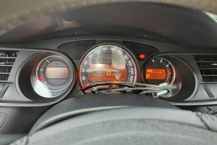 Used Citroen C5 2013 2.3L Automatic Zunyu Model Instrument Cluster