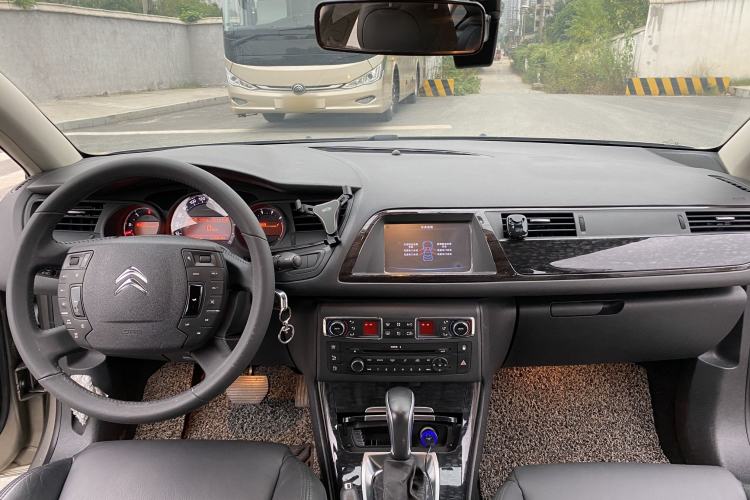 Used Citroen C5 2013 2.0L Automatic Luxury Model Interior 1