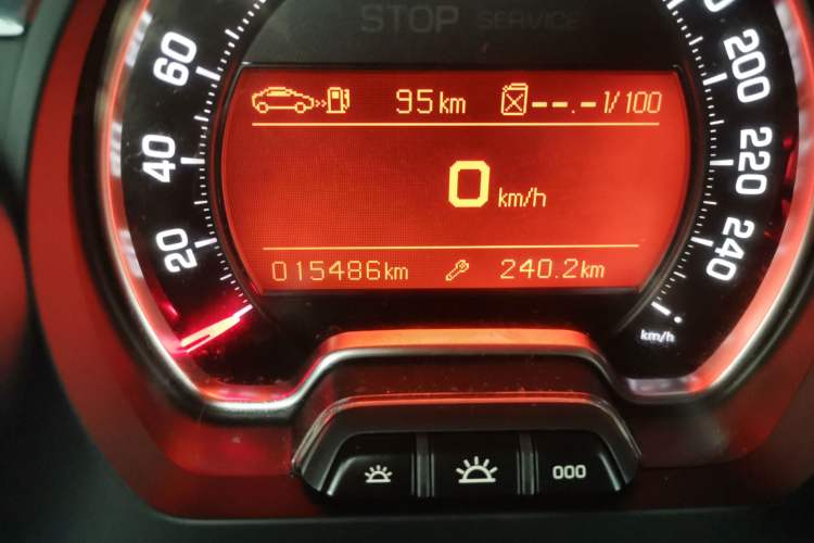 Used Citroen C5 2013 2.0L Automatic Luxury Model Odometer Close Up