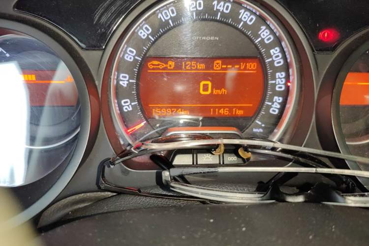 Used Citroen C5 2013 2.3L Automatic Zunyu Model Odometer Close Up