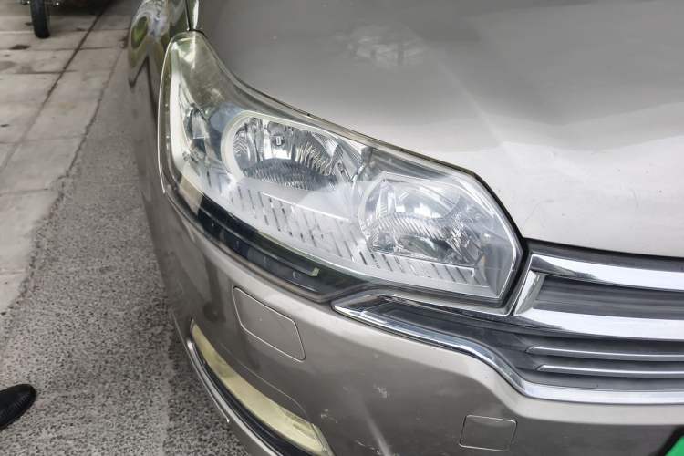 Used Citroen C5 2013 2.0L Automatic Luxury Model Right Front Headlight