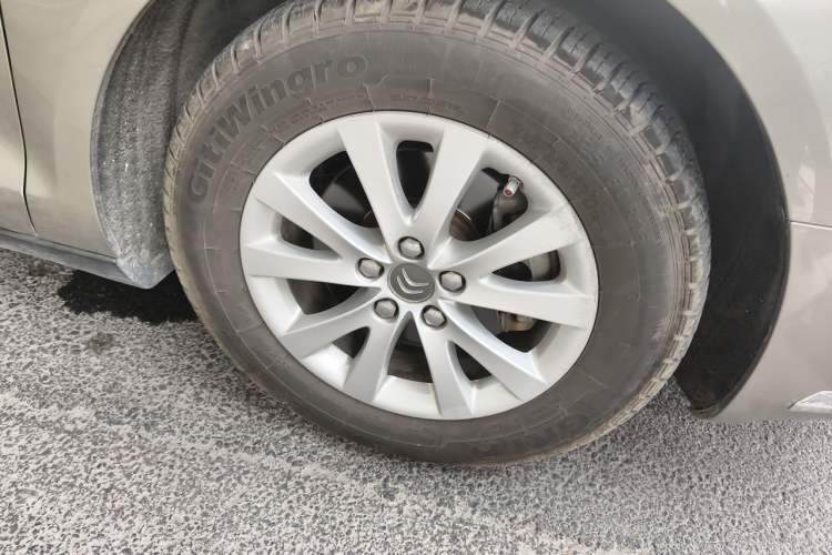 Used Citroen C5 2013 2.0L Automatic Luxury Model Right Front Wheel Hub