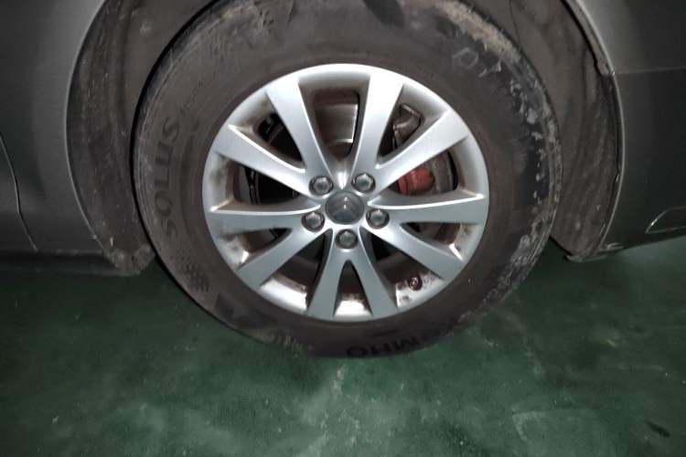Used Citroen C5 2013 2.0L Automatic Luxury Model Right Front Wheel Hub