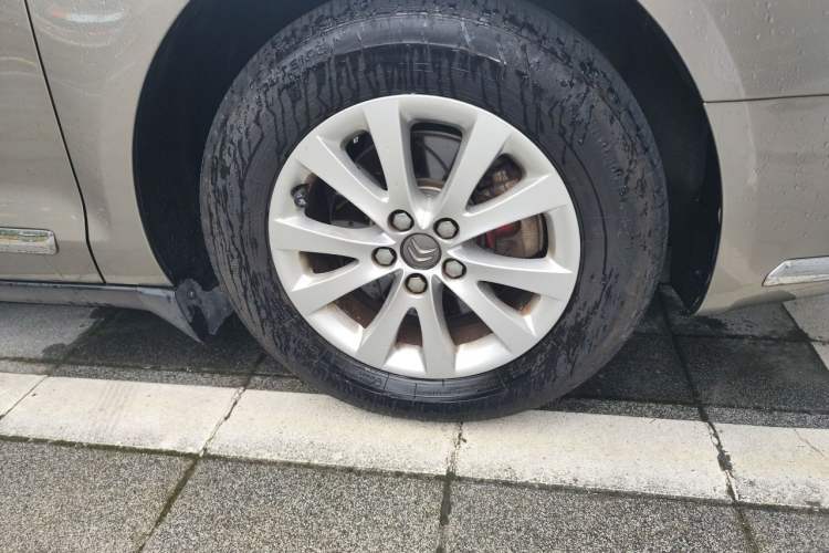 Used Citroen C5 2013 2.0L Automatic Luxury Model Right Front Wheel Hub