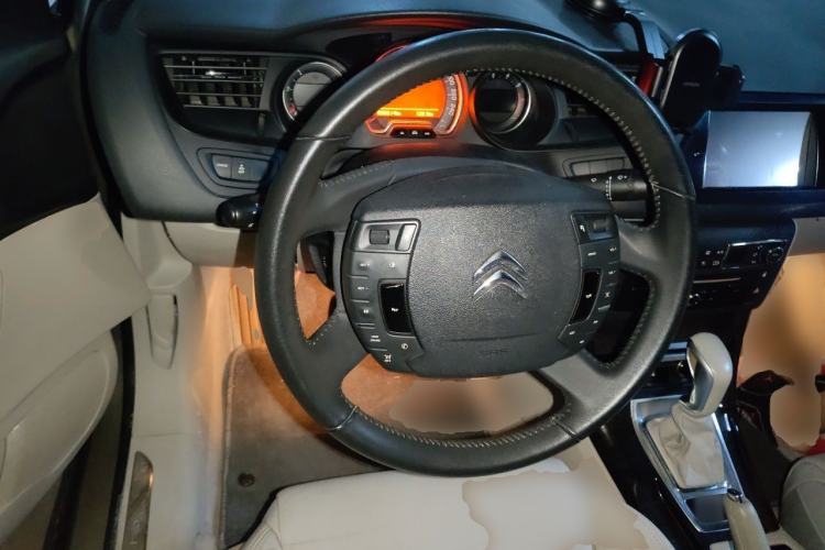 Used Citroen C5 2013 2.0L Automatic Luxury Model Steering Wheel
