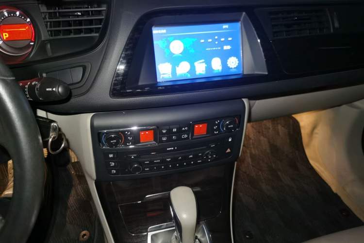 Used Citroen C5 2013 2.3L Automatic Zunyu Model Audio And AC Panel
