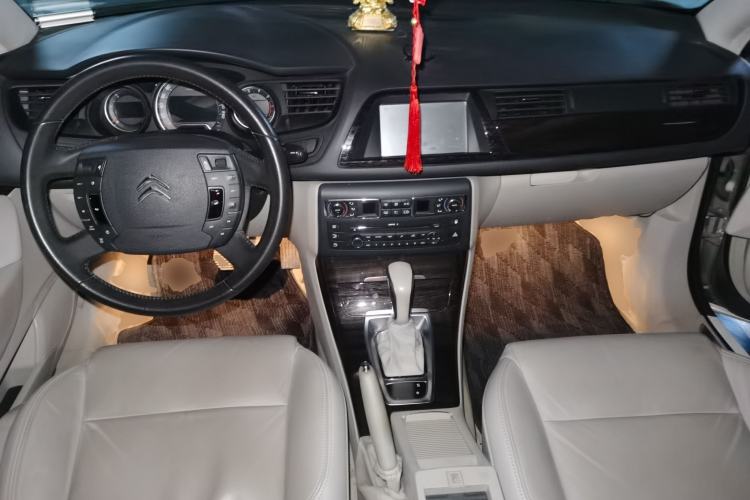 Used Citroen C5 2013 2.3L Automatic Zunyu Model Center Console