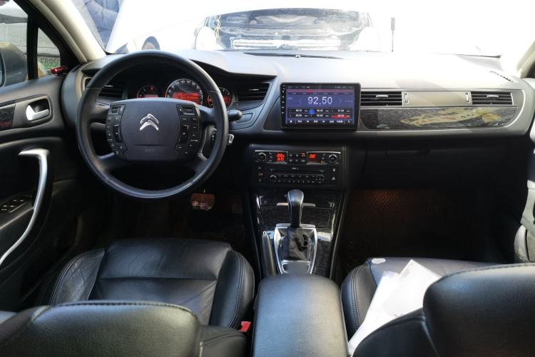 Used Citroen C5 2013 2.0L Automatic Luxury Model Center Console