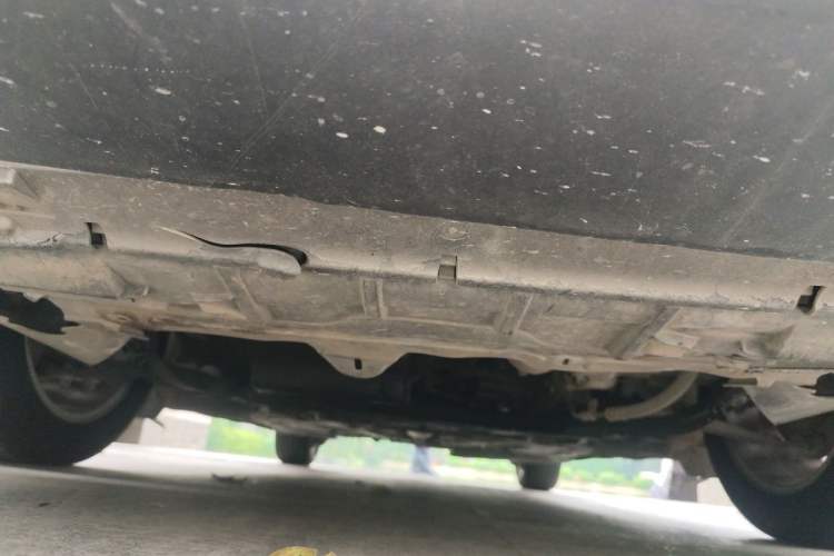 Used Citroen C5 2013 2.3L Automatic Zunyu Model Chassis Front