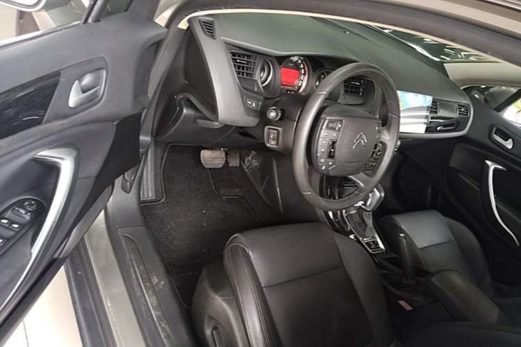 Used Citroen C5 2013 2.0L Automatic Luxury Model Driver Seat