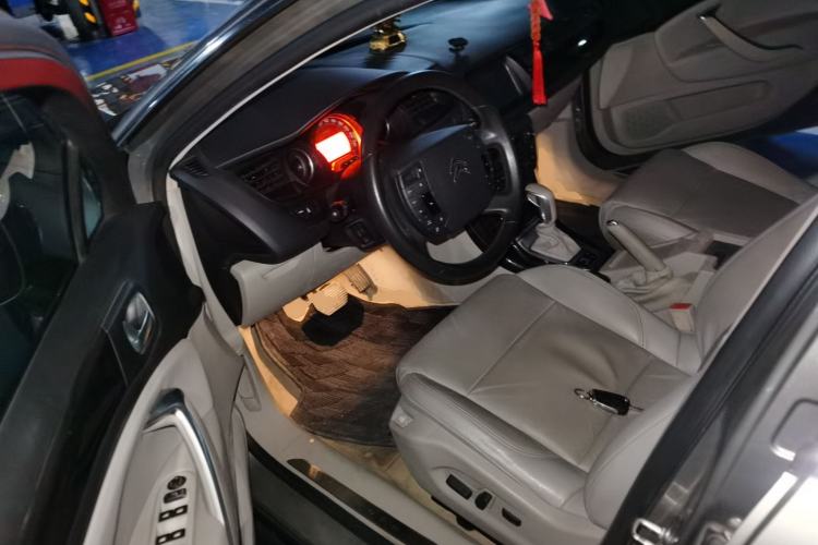 Used Citroen C5 2013 2.3L Automatic Zunyu Model Driver Seat